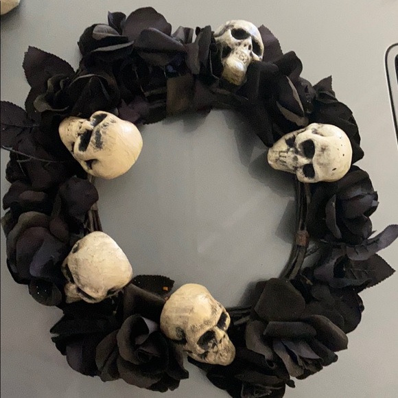 Halloween two Skulls 💀 wreaths16” - Picture 2 of 5